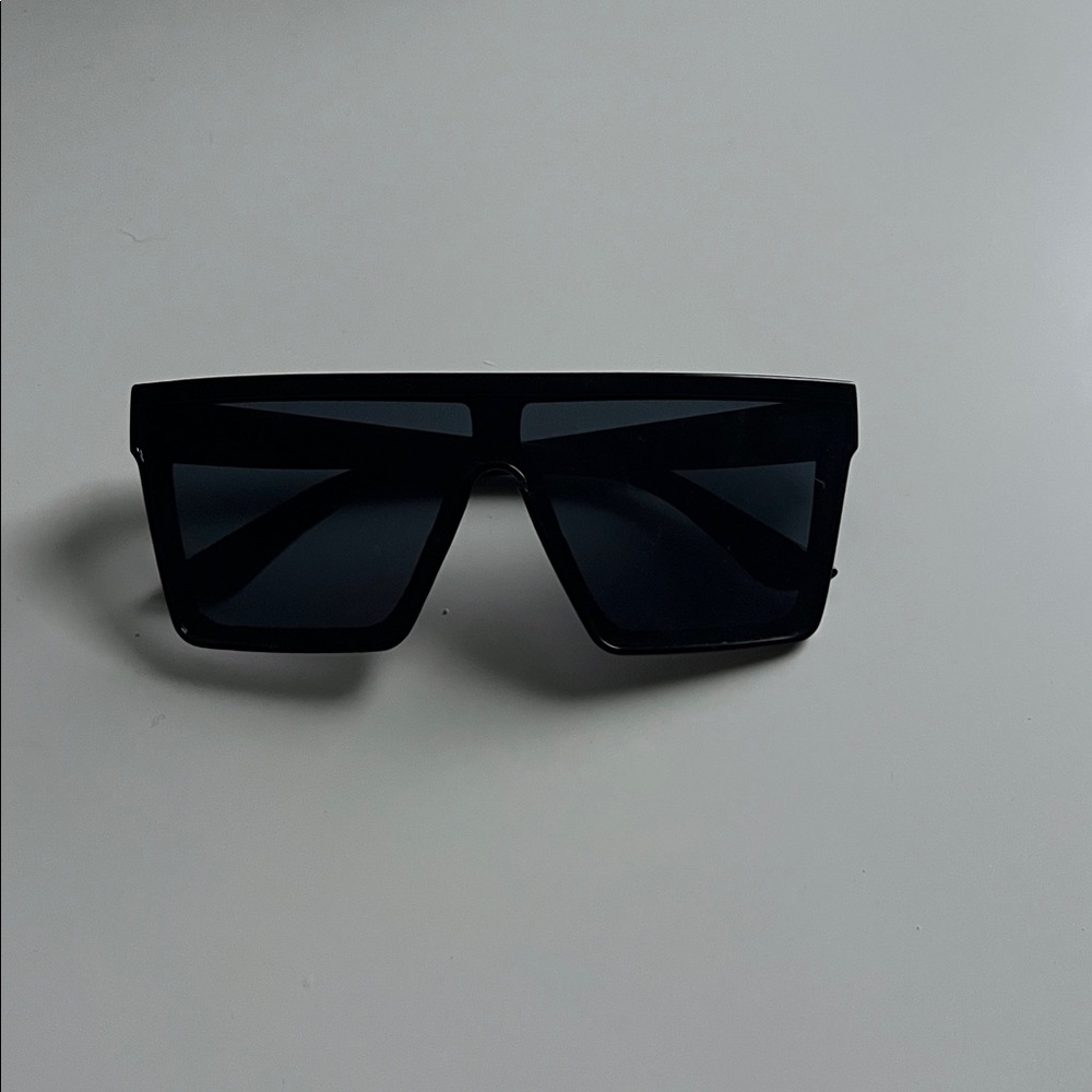 Stylish Black Sunglasses